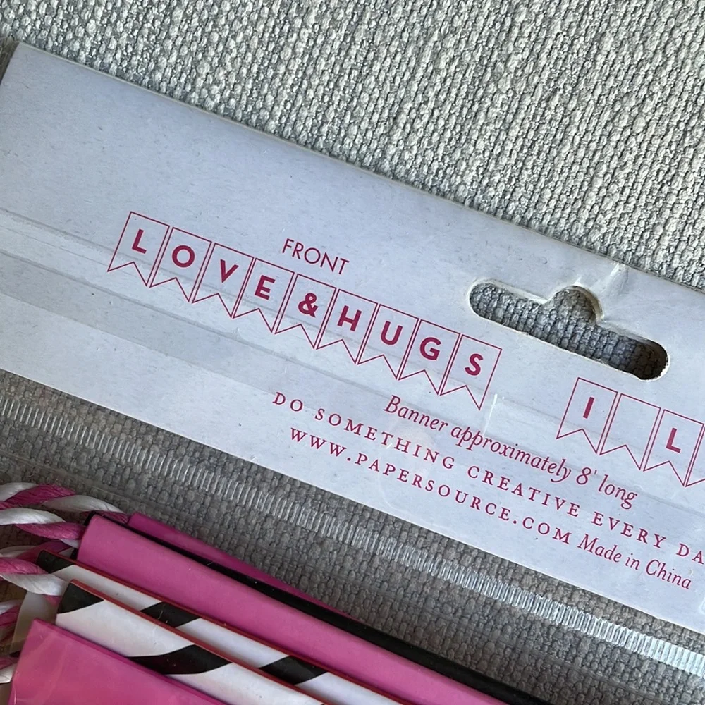 *free* Paper source reversible banner love hugs